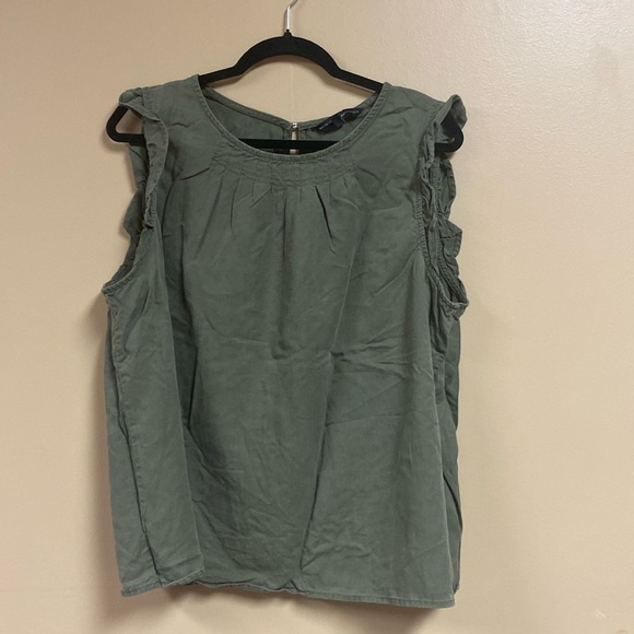 WHBM Army Green top with ruffle sleeves - Picture 2 of 7